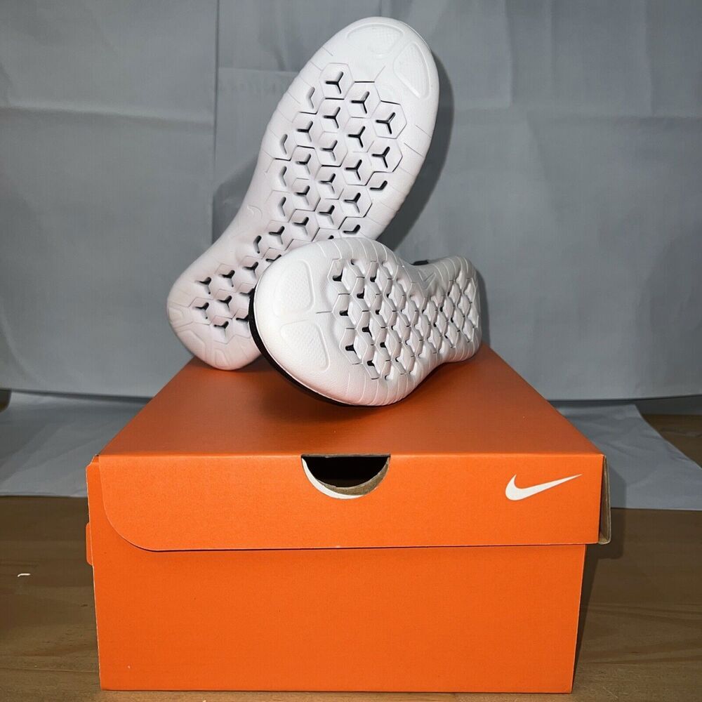 942837-001 Women’s 6 Nike - Picture 6 of 6